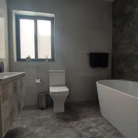 Penthouse, Sea Views And Private Roof Top Pool Il-Pergla Exterior photo
