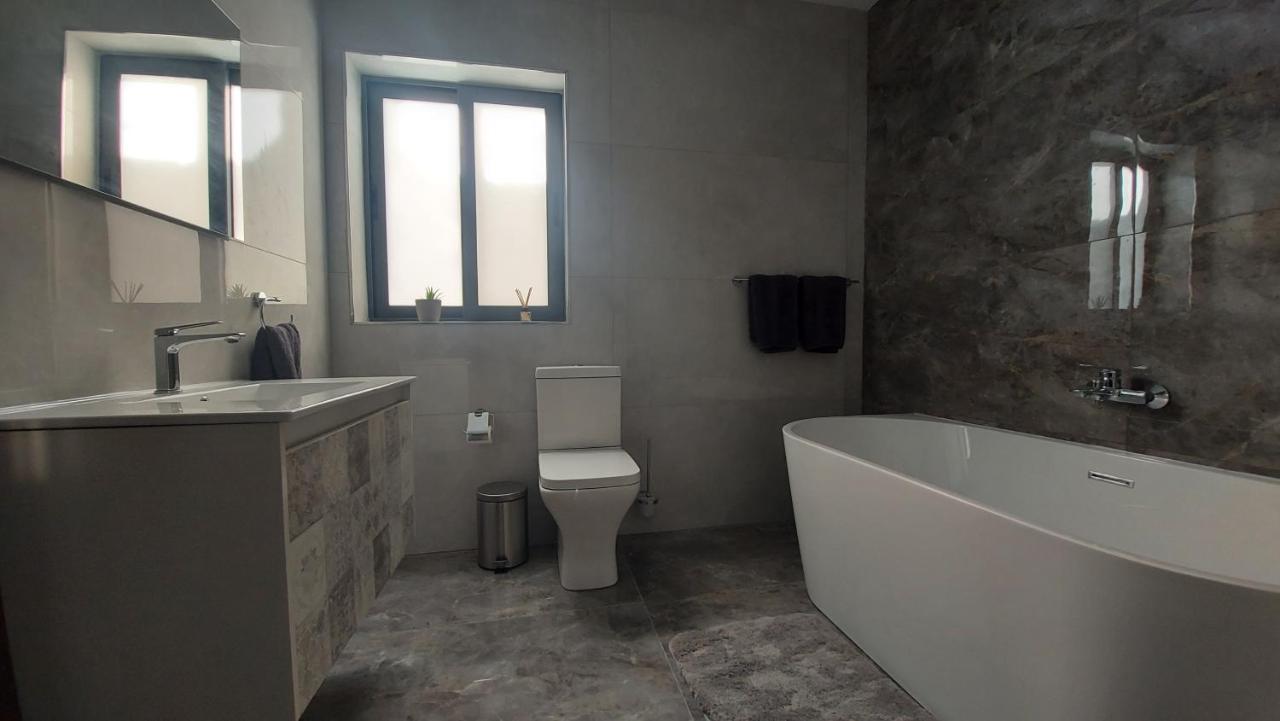 Penthouse, Sea Views And Private Roof Pool Apartment *