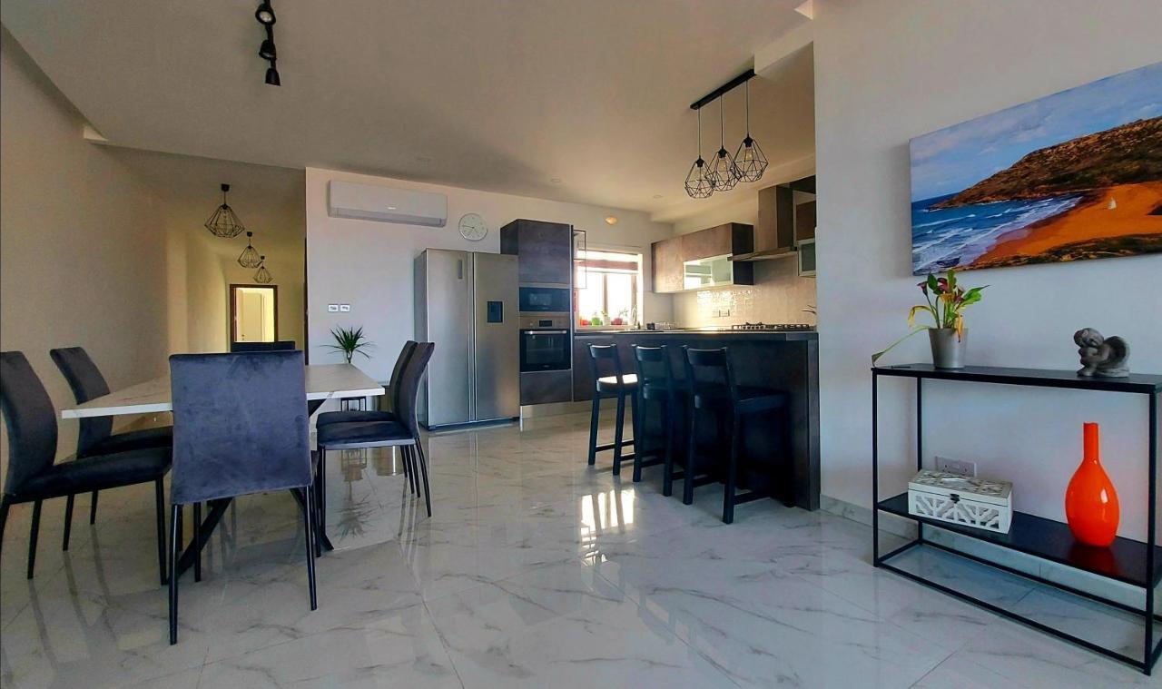 Penthouse, Sea Views And Private Roof Pool Apartment *
