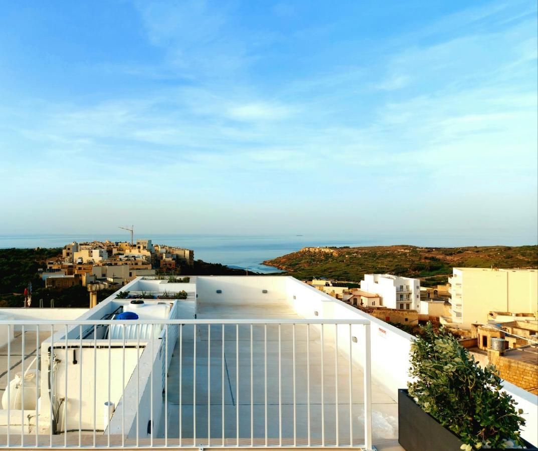 Penthouse, Sea Views And Private Roof Pool Apartment Il-Pergla