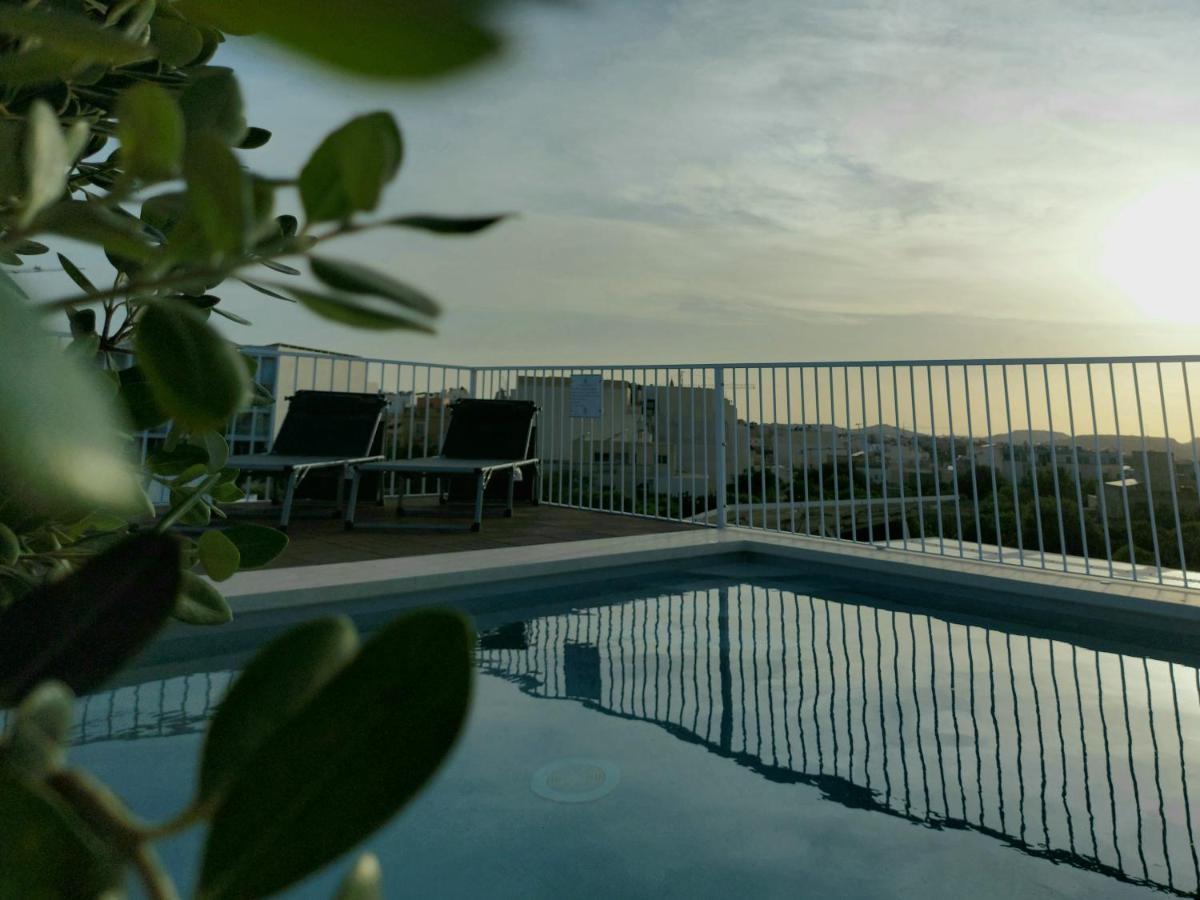 Penthouse, Sea Views And Private Roof Pool Apartment *